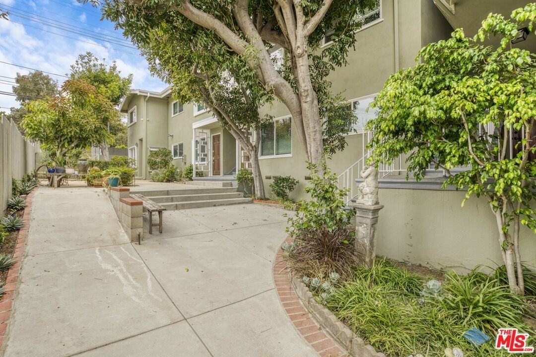 16144 W Sunset Blvd ##4 - Photo 3 of 17