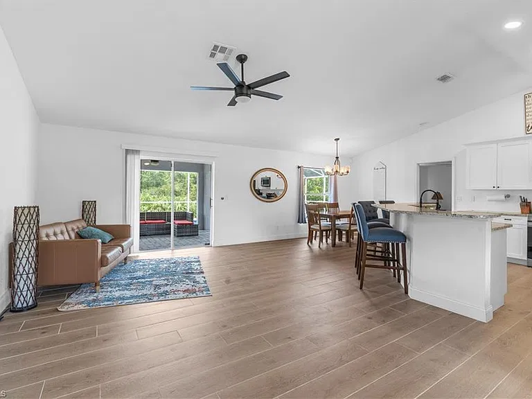 720 Bedford Point Ave - Photo 2 of 10
