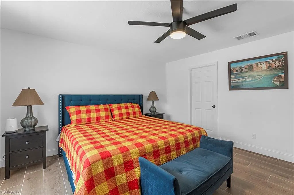 720 Bedford Point Ave - Photo 6 of 10