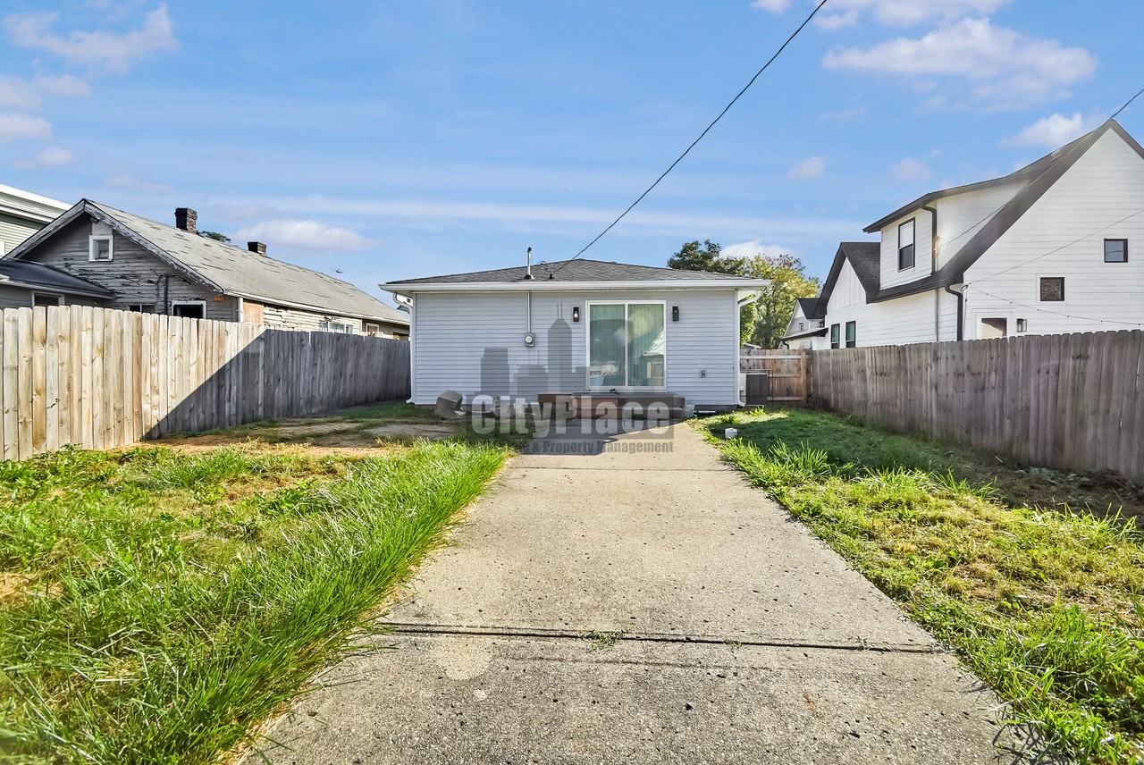 1218 Harlan St - Photo 7 of 23