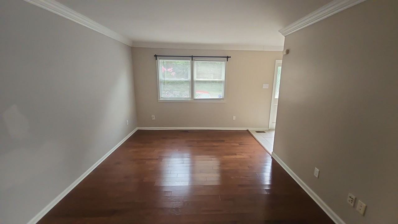7106 Lake Cove Dr - Photo 5 of 25