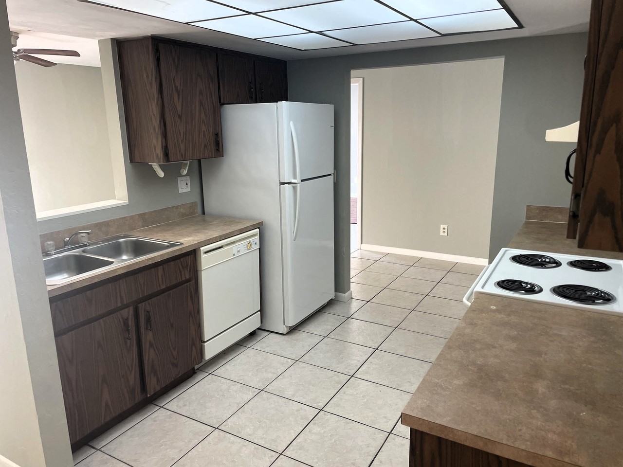 4711 Se 4th Pl - Photo 3 of 10