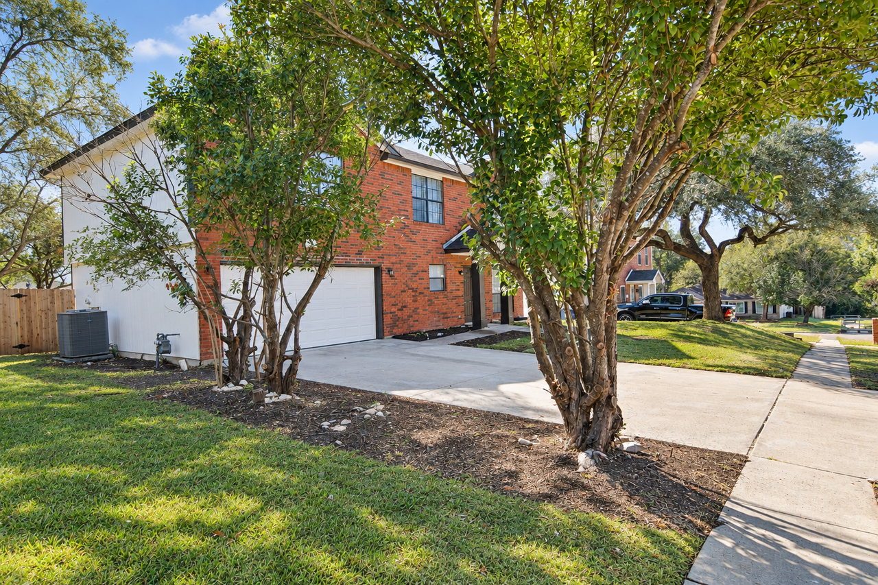 2212 Jay Dr - Photo 2 of 20