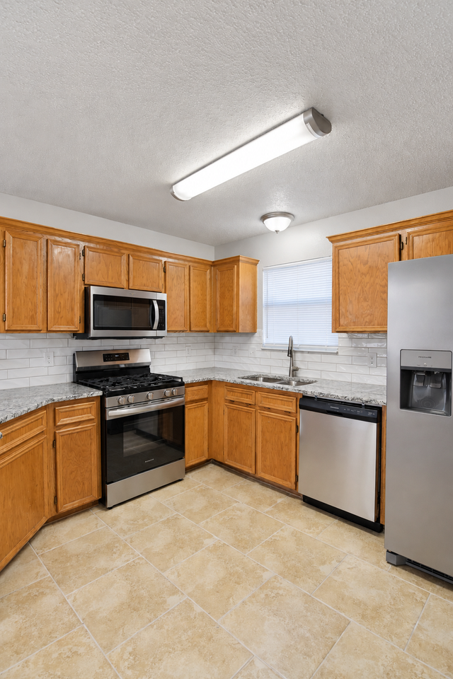 2212 Jay Dr - Photo 4 of 20