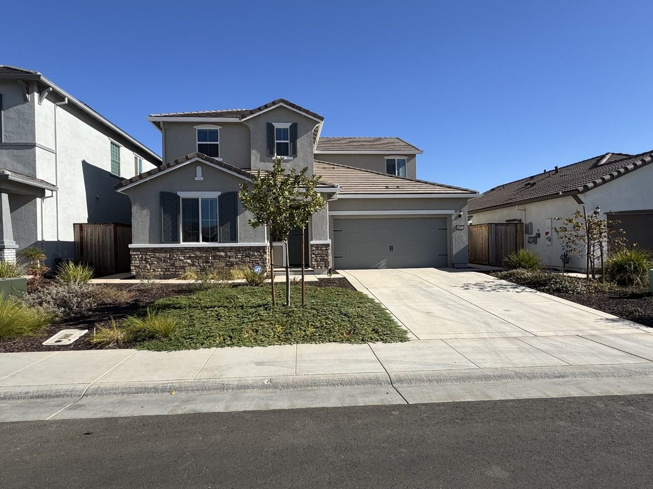 4598 Duckhawk Cir - Photo 2 of 33