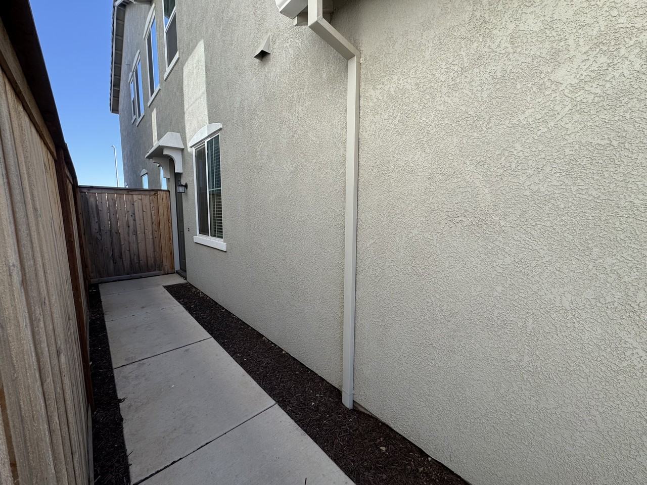 4598 Duckhawk Cir - Photo 3 of 33