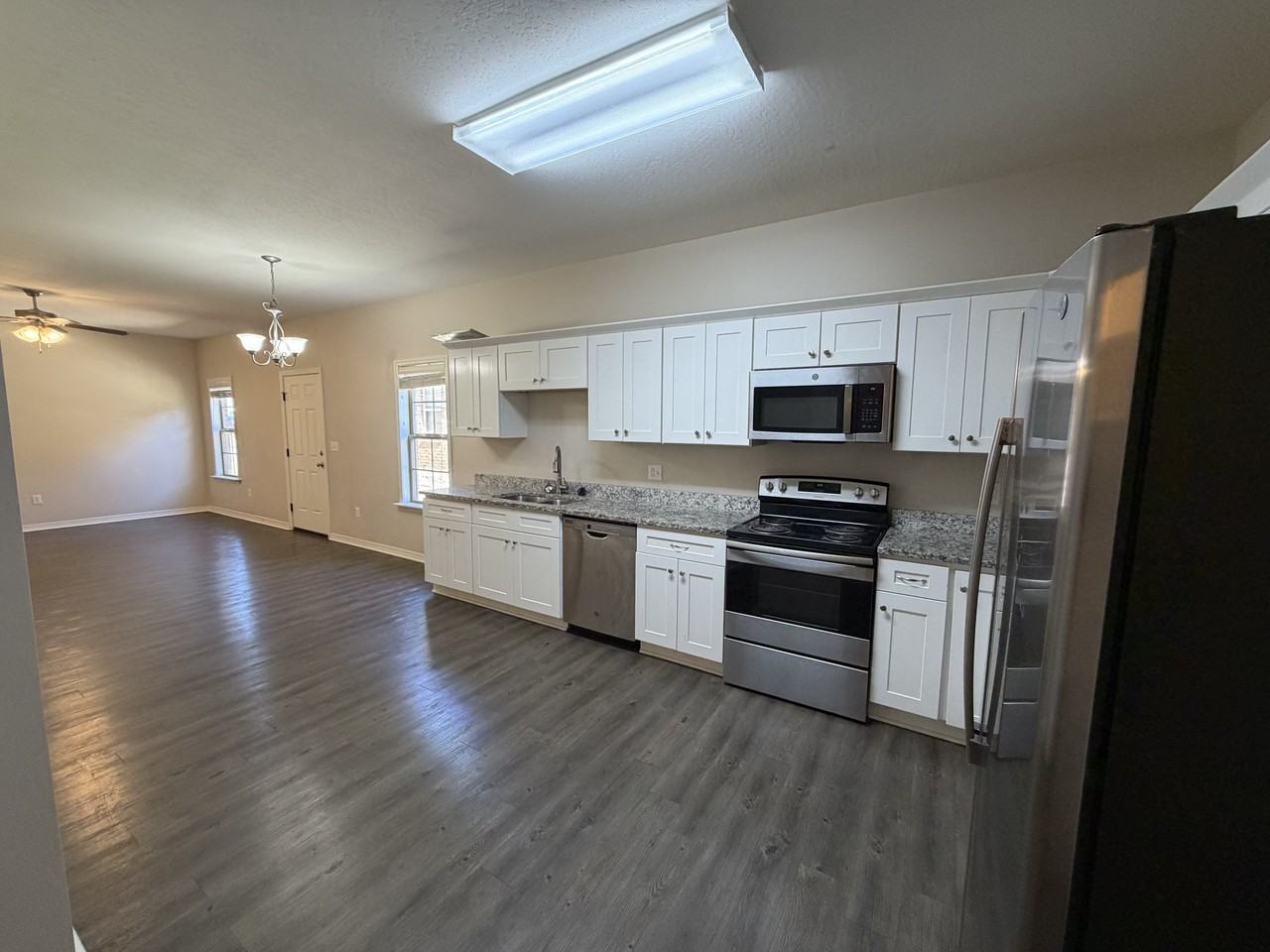 3600 Essex St #D - Photo 4 of 17