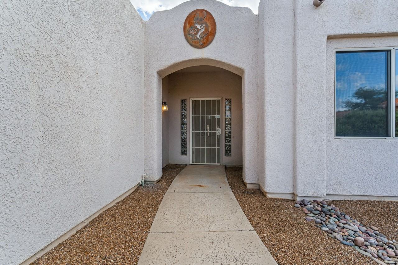 2514 N Camino Reloj - Photo 4 of 33
