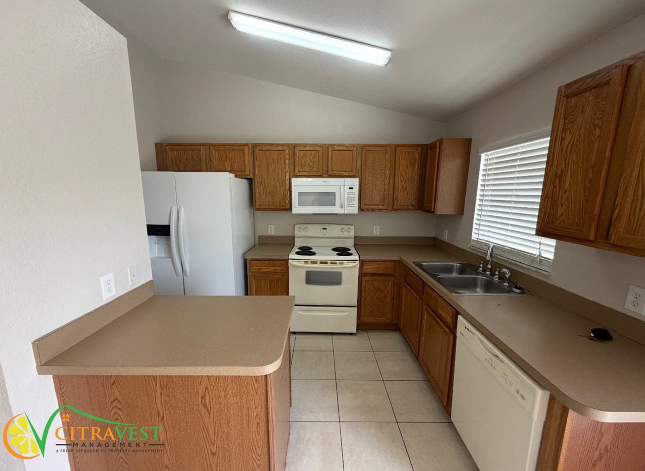 295 Lake Eloise Pointe Blvd - Photo 3 of 9