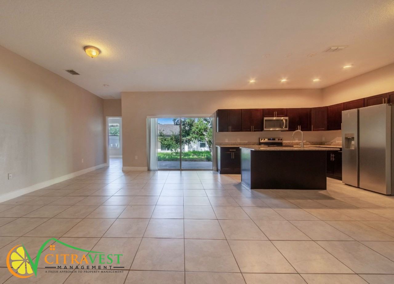 1608 Pilchard Ct - Photo 4 of 14