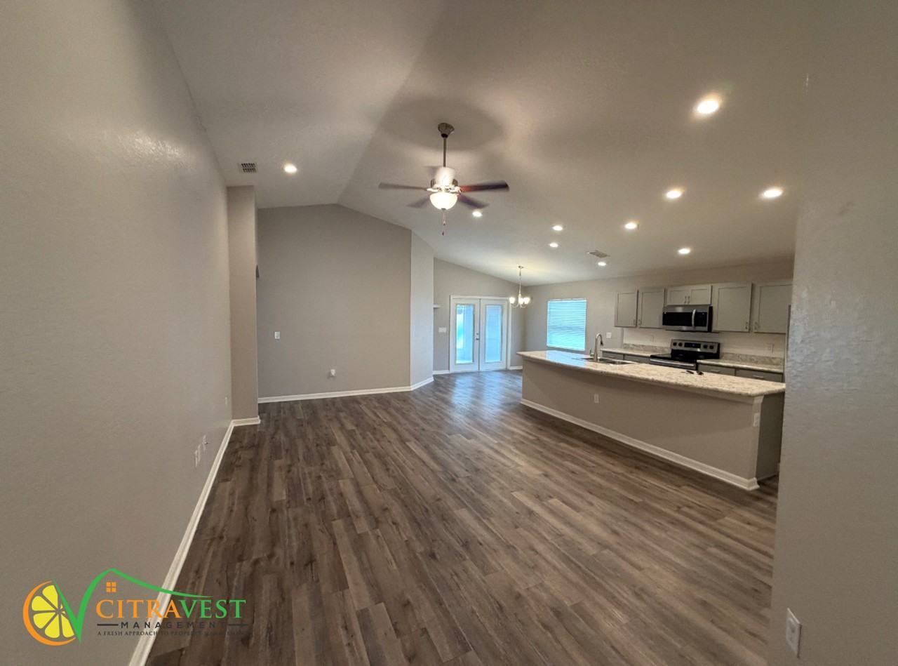 917 Orleans Dr - Photo 2 of 10
