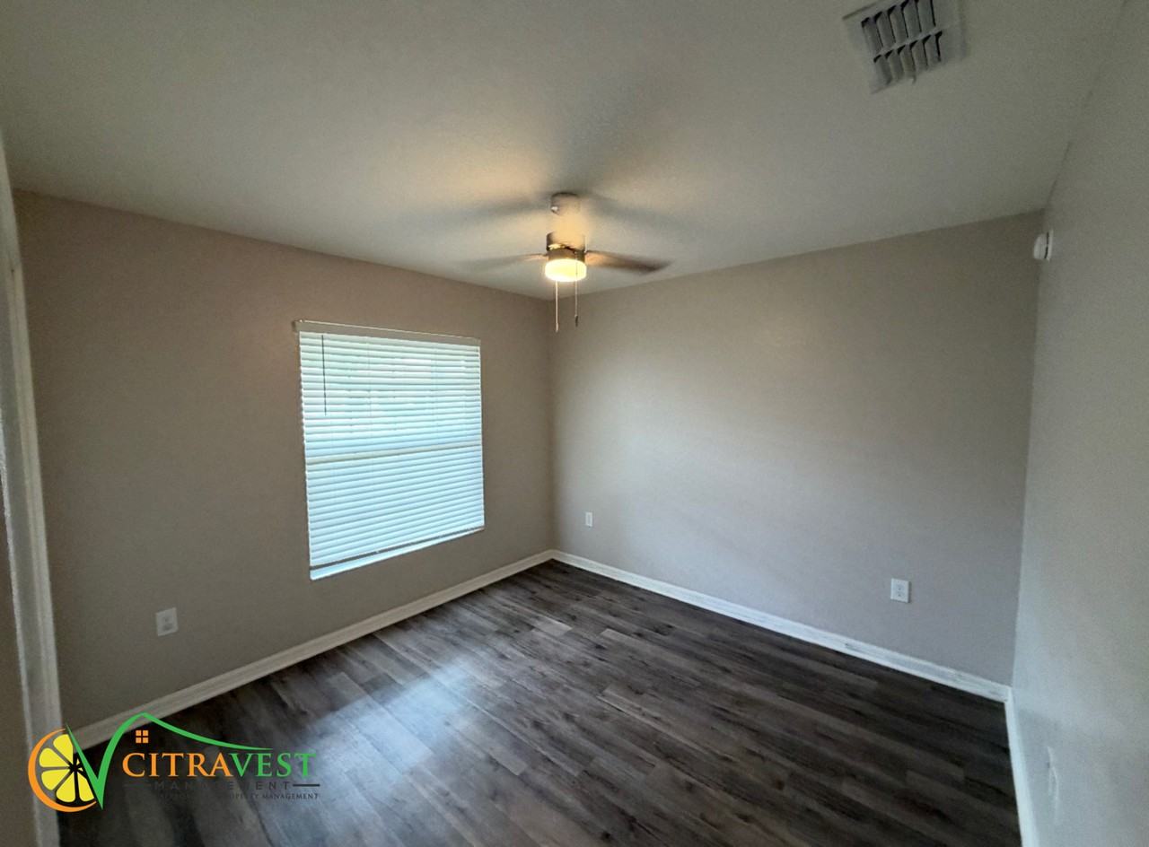 917 Orleans Dr - Photo 3 of 10