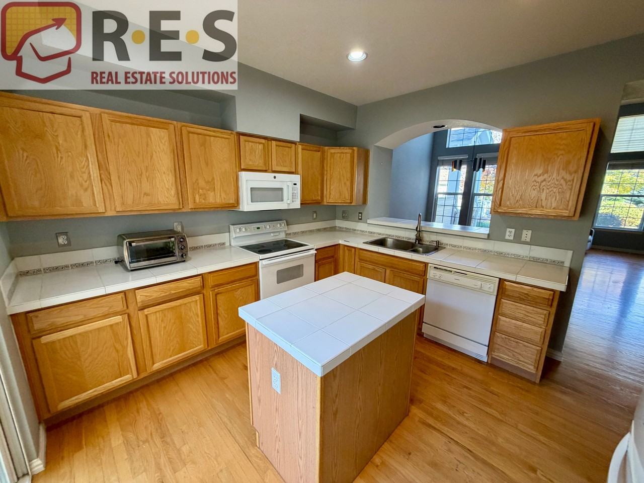 8300 Fairmount Dr - Photo 2 of 20
