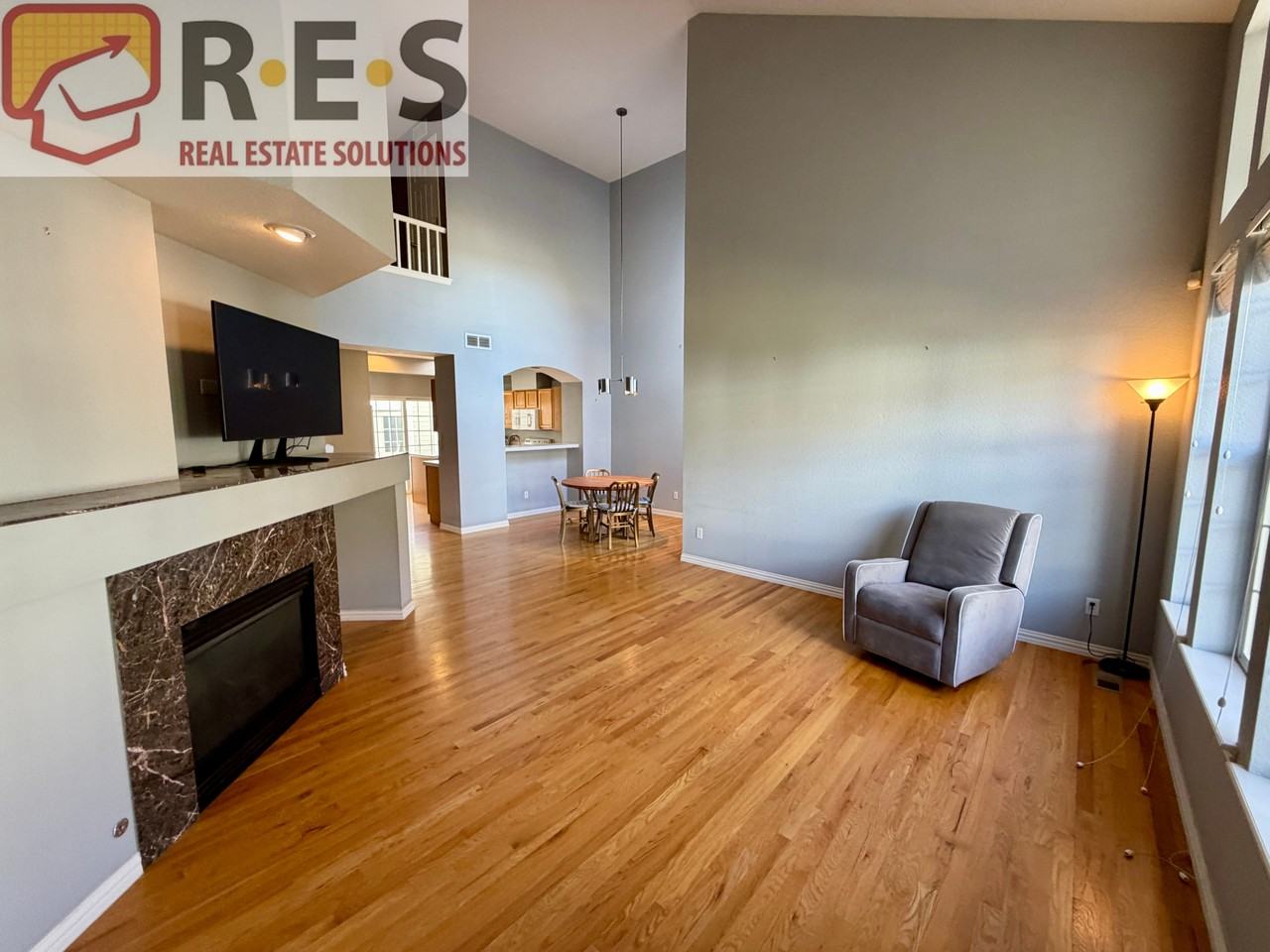 8300 Fairmount Dr - Photo 5 of 20