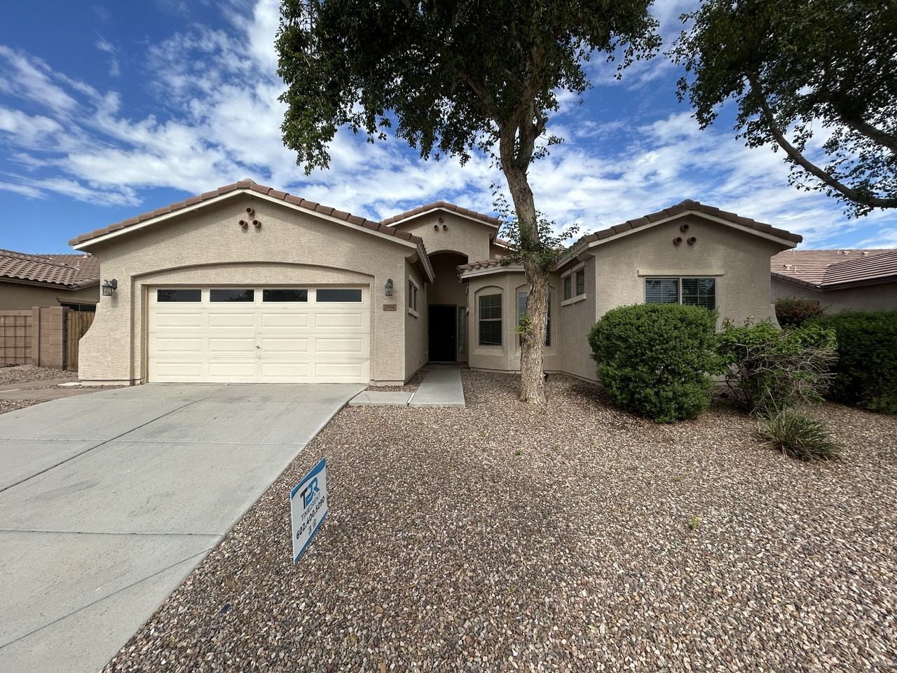 2994 E Coconino Dr - Photo 2 of 50