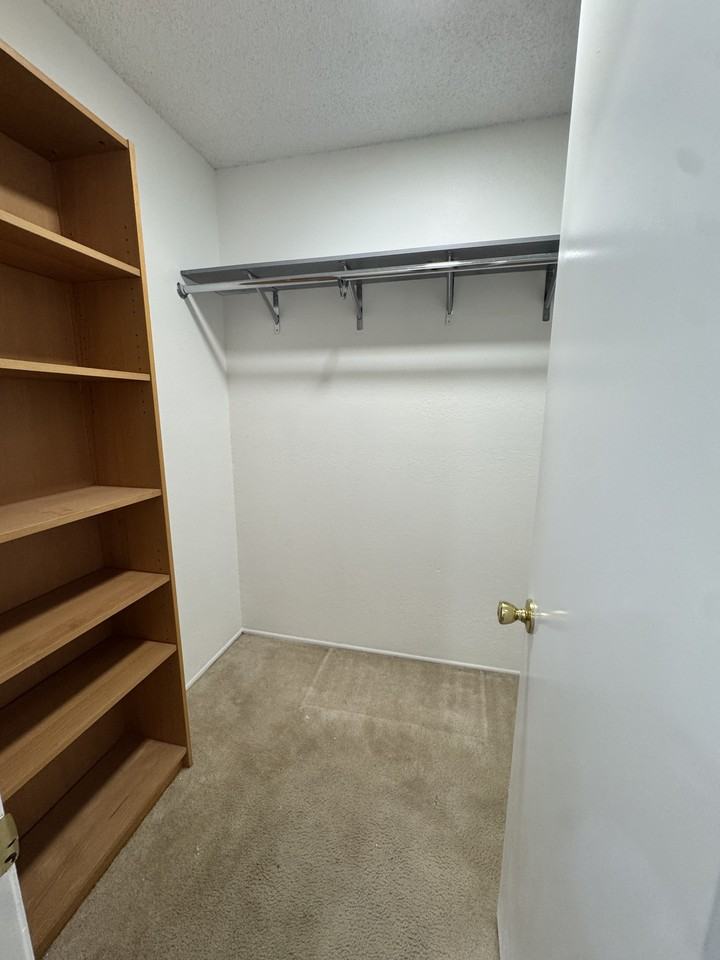 226 S Mcpherrin Ave #X - Photo 4 of 7