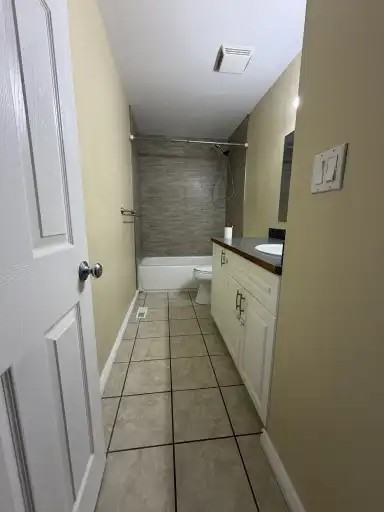 11320 97 St #B - Photo 6 of 8