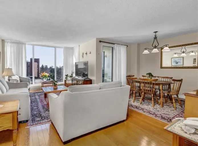 19 Woodlawn Rd E #601 - Photo 4 of 8