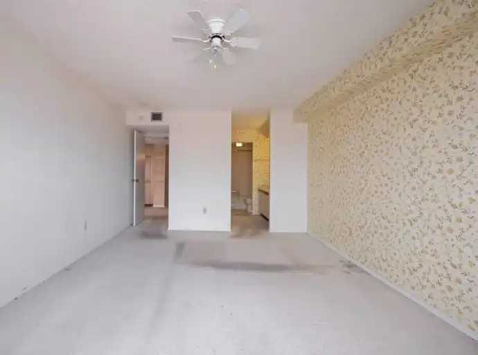 185 Ontario St #504 - Photo 7 of 10