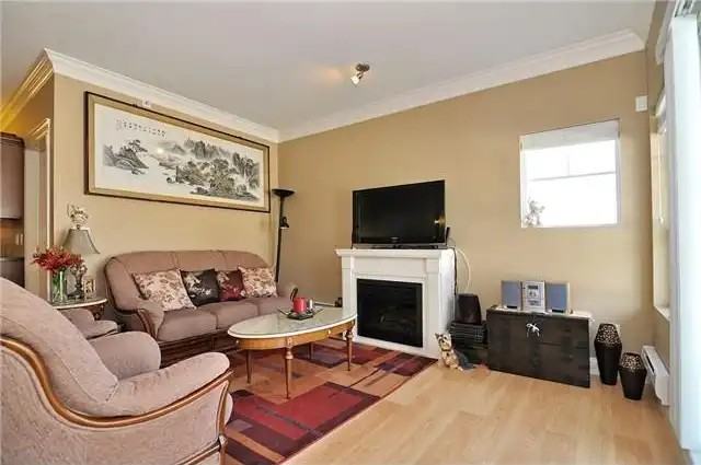 22150 Dewdney Trunk Rd #403 - Photo 4 of 12