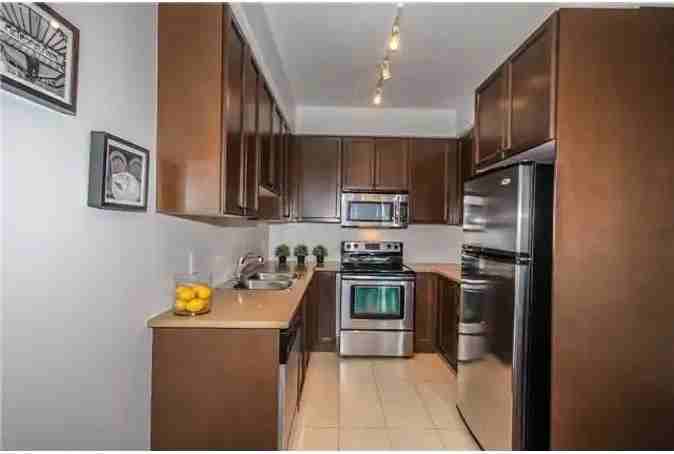 1 Hurontario St #405 - Photo 4 of 9