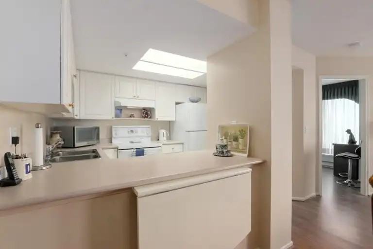 739 Princess St #904 - Photo 4 of 9