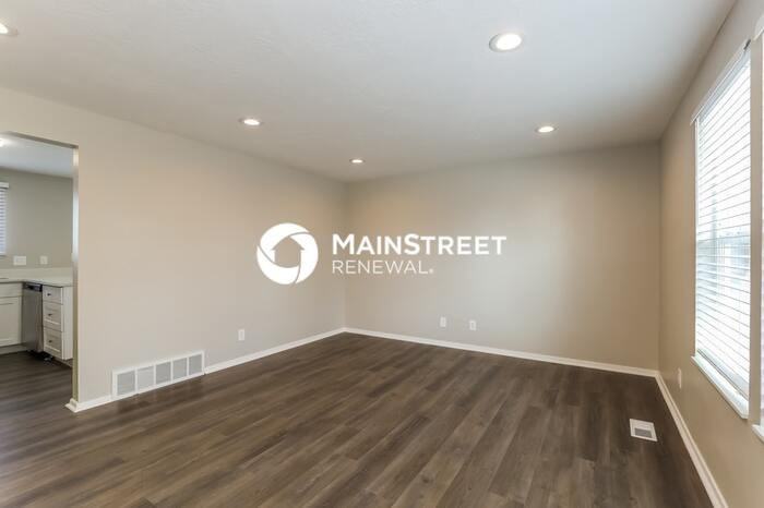 2163 N 450 W - Photo 5 of 17