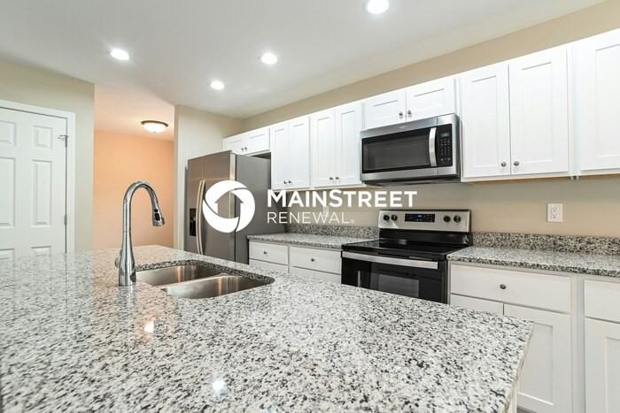 223 Maple St - Photo 6 of 14