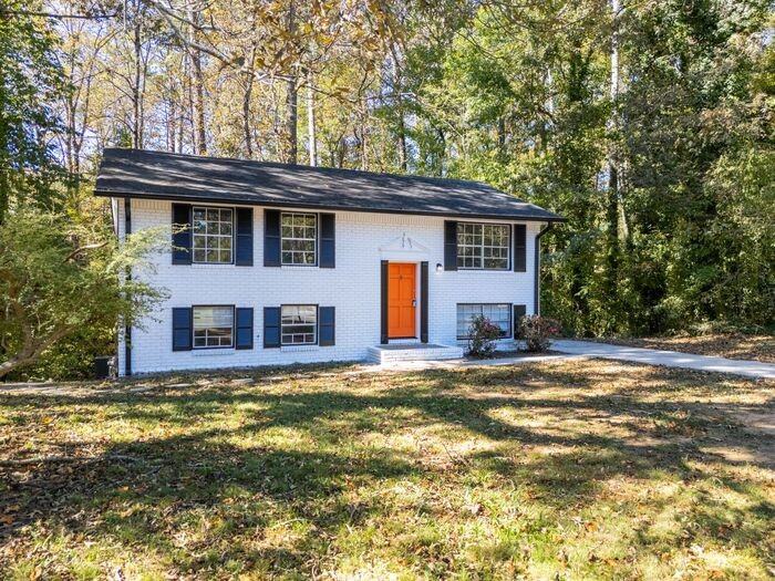2890 Valley Brook Dr Sw - Photo 3 of 31