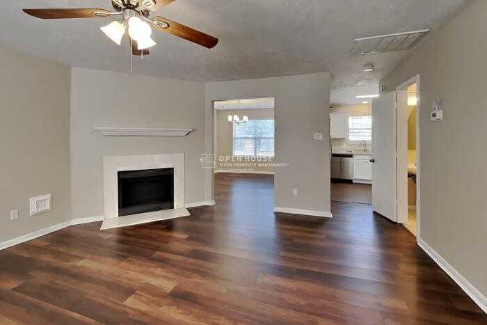 2703 Hidden Spring Vale Dr - Photo 4 of 21