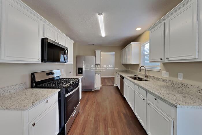 2703 Hidden Spring Vale Dr - Photo 6 of 21
