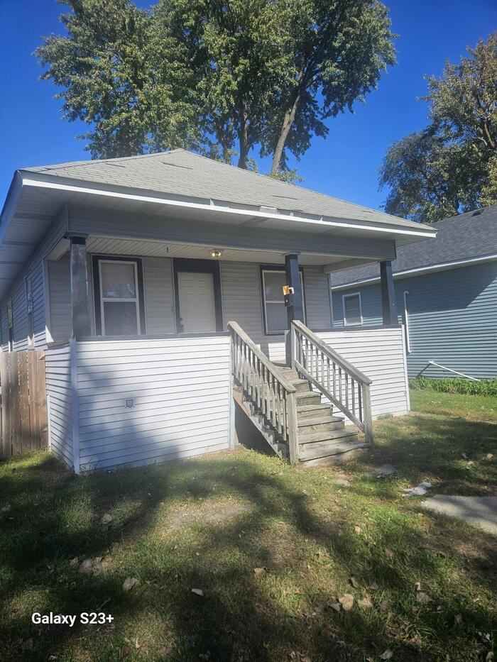 549 Highland St - Photo 2 of 13