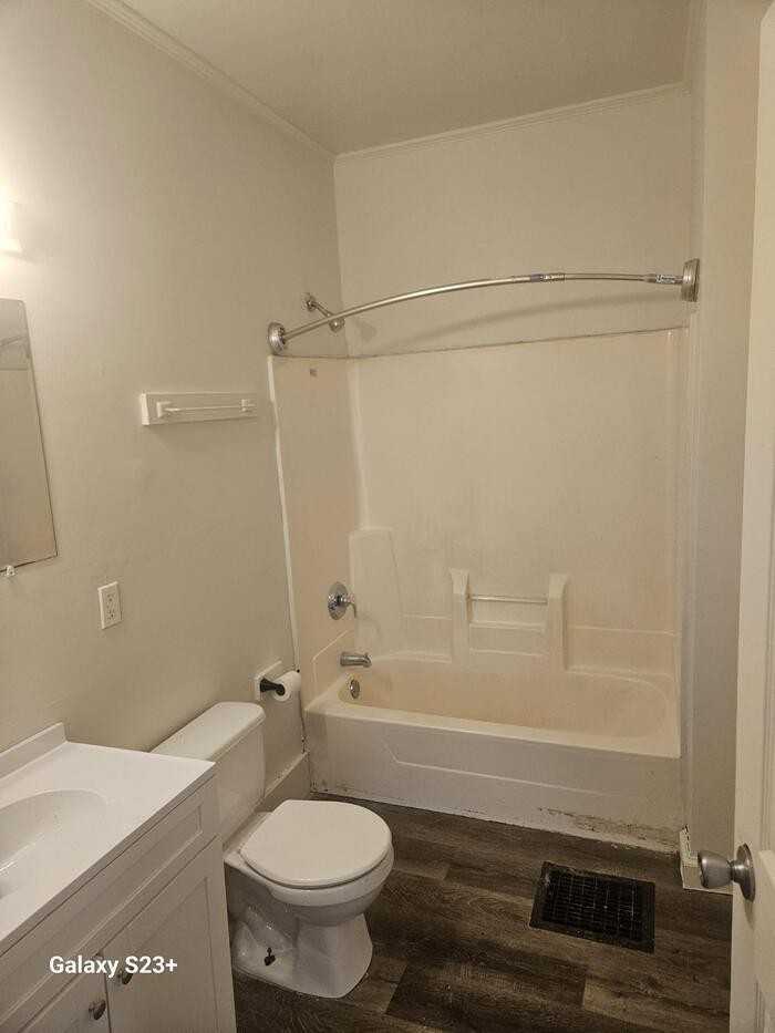 549 Highland St - Photo 7 of 13