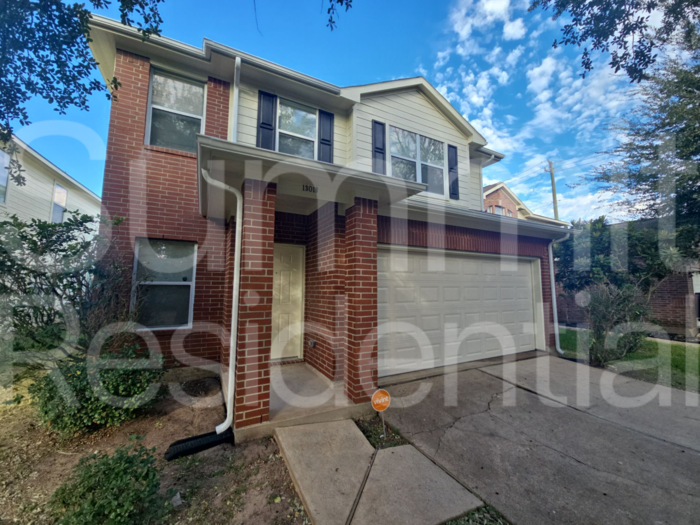 13018 Kingston Point Ln - Photo 2 of 24