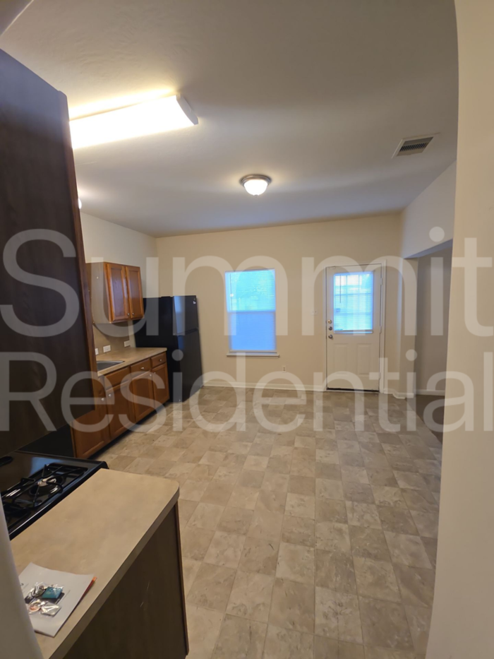 13018 Kingston Point Ln - Photo 5 of 24