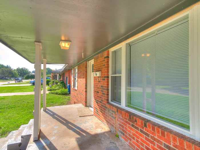 2032 Sheffield Rd - Photo 3 of 28