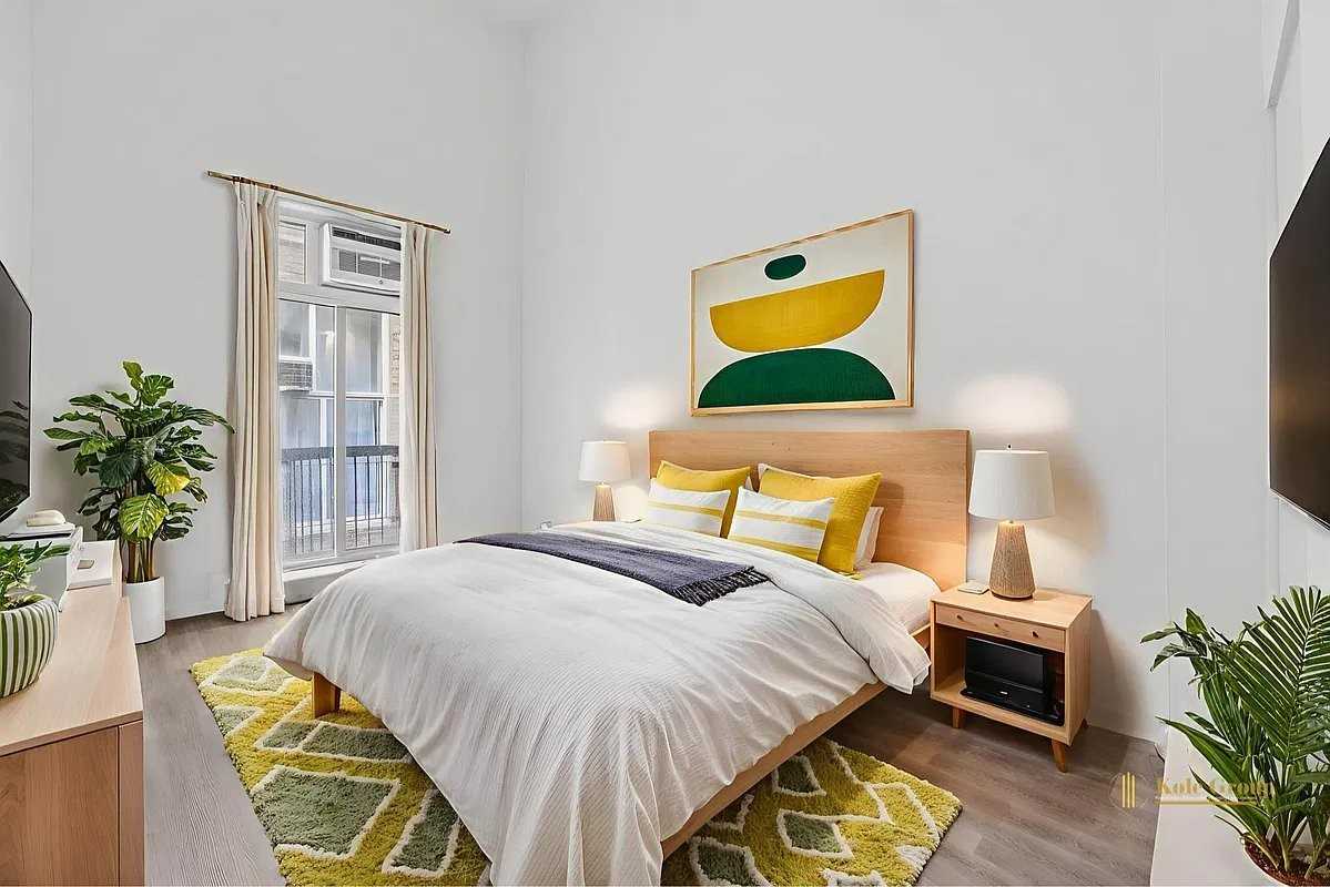 Fulton St #607 - Photo 2 of 7