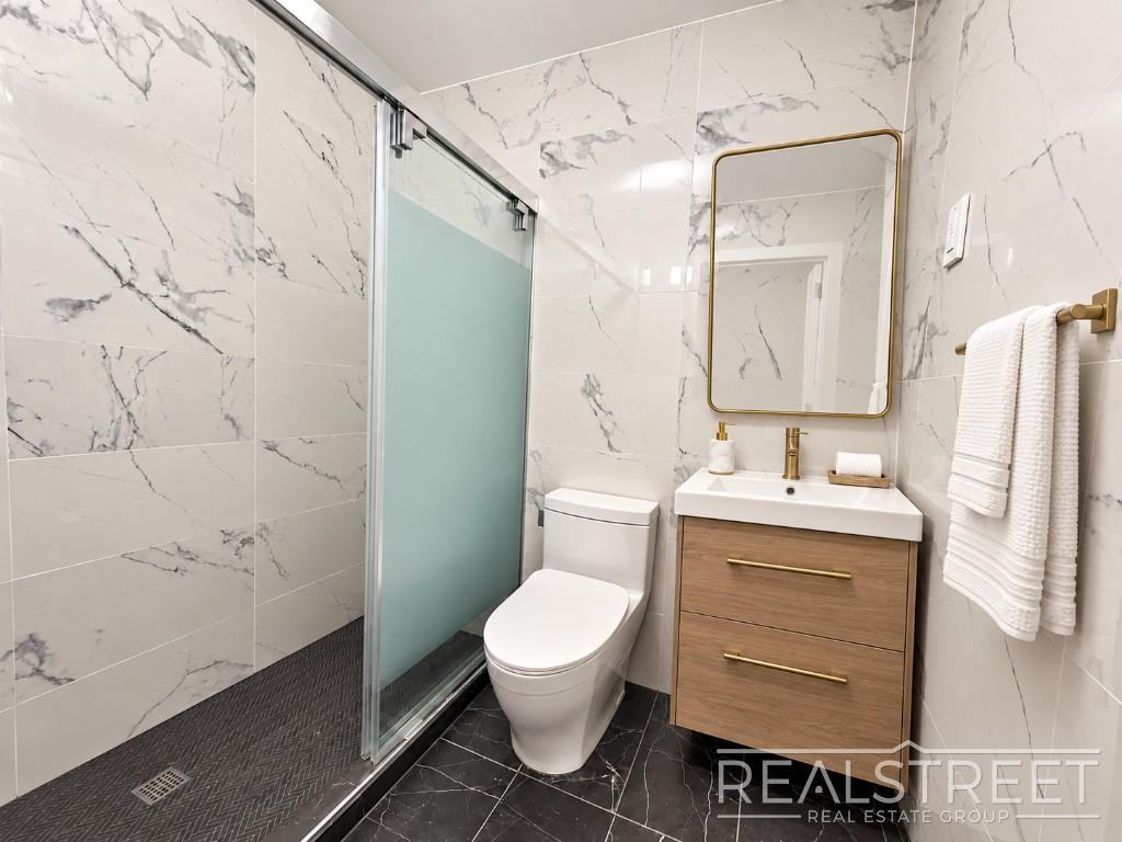 44 Coffey St #1 - Photo 6 of 9