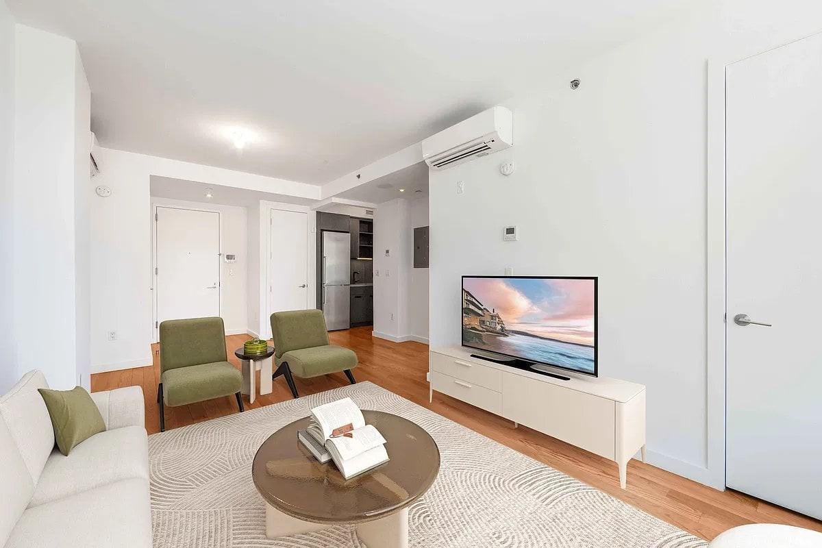 123 Melrose St #822 - Photo 2 of 9