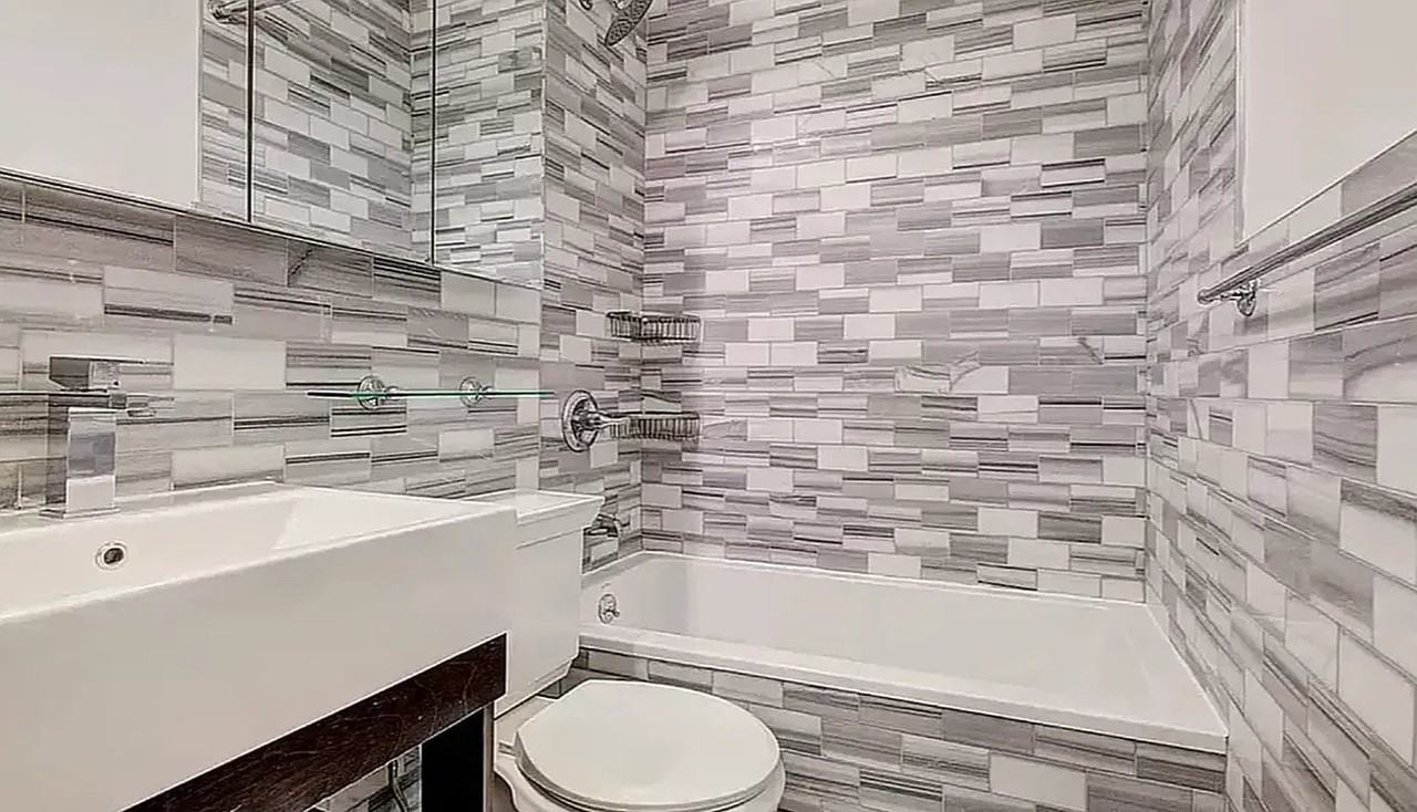 438 W 52nd St #4B - Photo 4 of 4