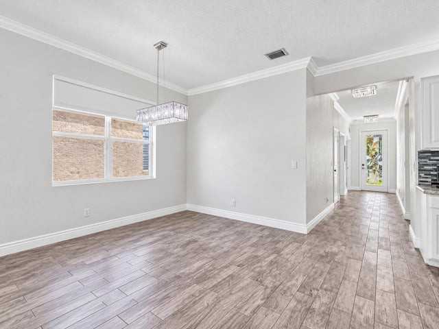 4065 Tomoka Drive - Photo 4 of 8