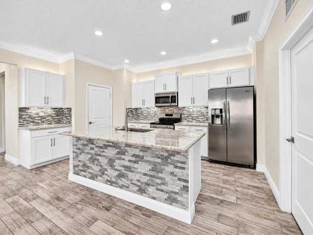 4065 Tomoka Drive - Photo 3 of 8
