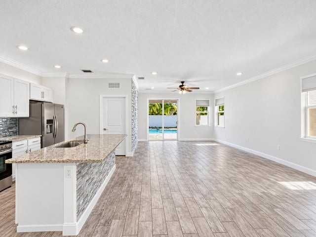 4065 Tomoka Drive - Photo 2 of 8