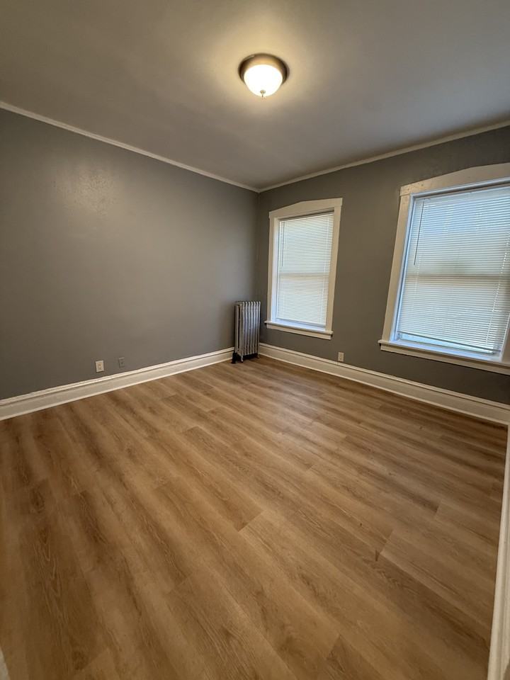 6004 N Paulina St - Photo 3 of 7