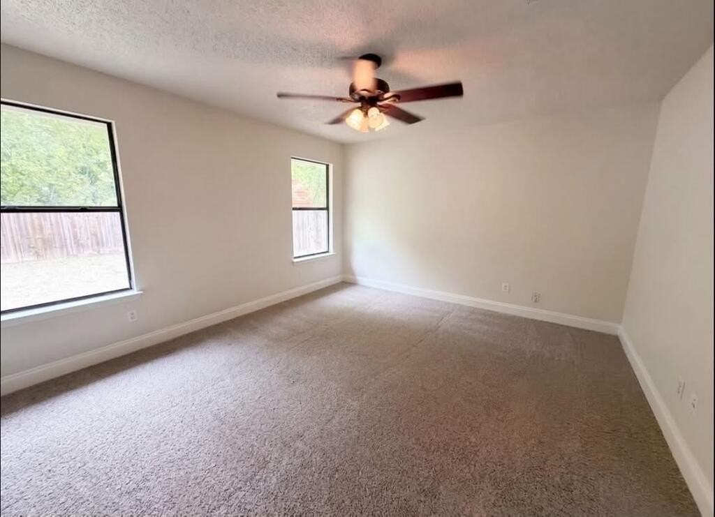 16207 Parkway W Park St #DR - Photo 3 of 10