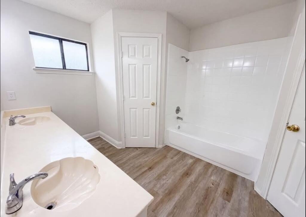 16207 Parkway W Park St #DR - Photo 5 of 10