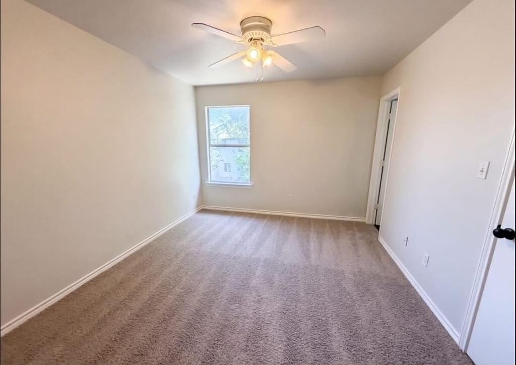 1555 Parkfield N Park St #CIR - Photo 6 of 10