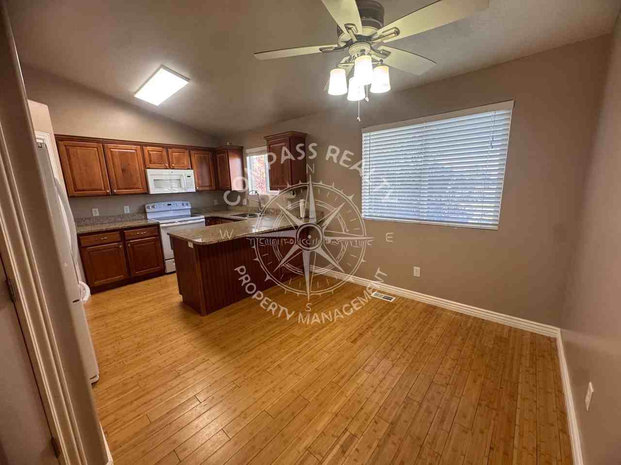 438 Alfred Dr #1 - Photo 4 of 21