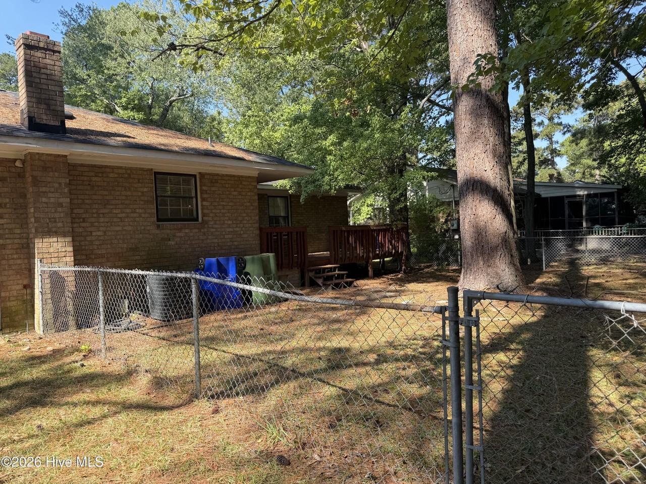 305 Crestline Blvd - Photo 3 of 11