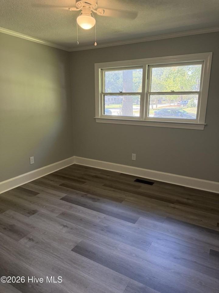 305 Crestline Blvd - Photo 6 of 11